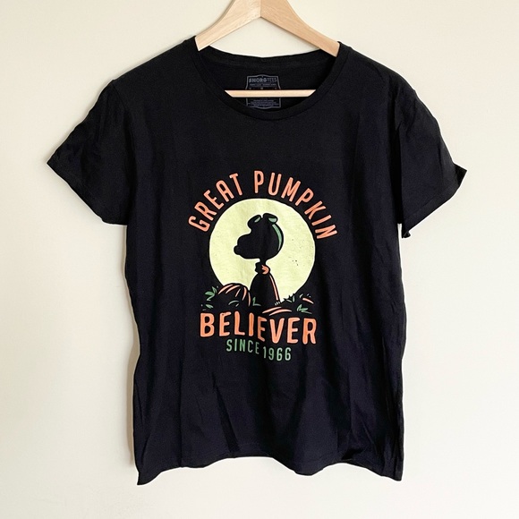 Peanuts Snoopy Great Pumpkin Believer GlTD Graphic Black T Shirt Women’s Large - Picture 1 of 4